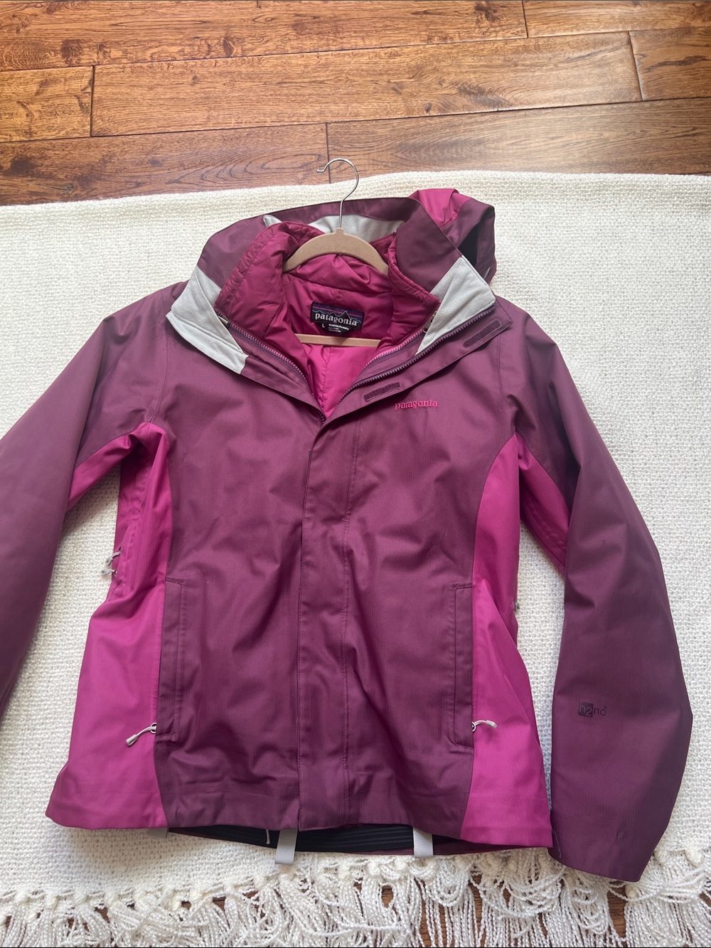 Patagonia Women's Two-Tone Plum and Magenta Ski Jacket